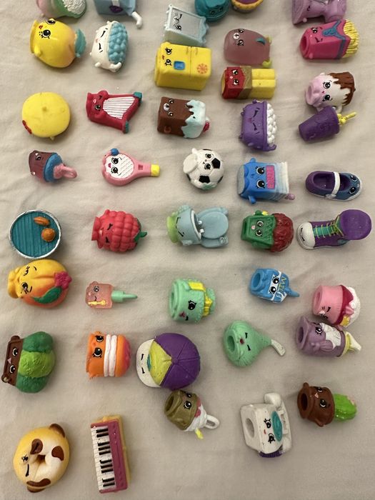 74 figuras Shopkins e 8 cestos. Originais