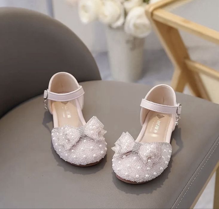 Вишукана сукня для дівчинки