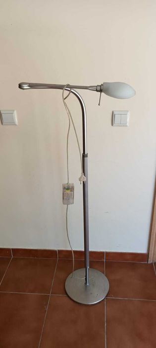 candeeiro elétrico de pé