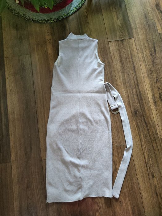 Sukienka Stradivarius r. 38 M midi, beżowa, bawełna, asymetryczna