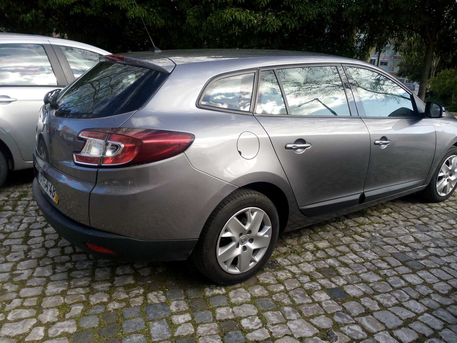 Renault Mégane 1.5 dCi 2011 – Cinza – 225.000 km – Estimado