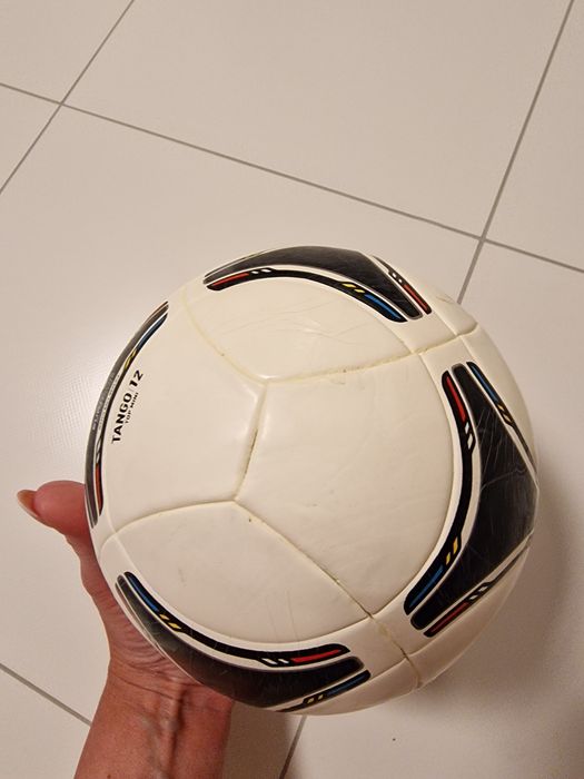 Trzy piłki Auta, Adidas, Euro 2012