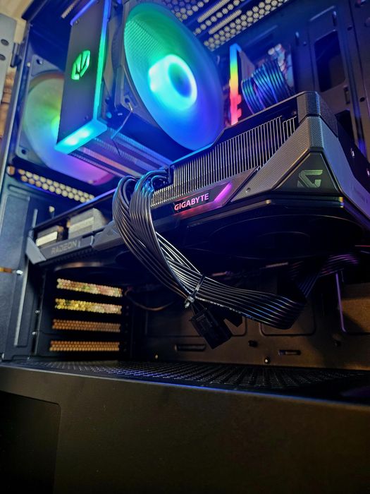 NOWY Komputer gamingowy RX 9070GRE/RYZEN 7500F/16GB/1TB/GWARANCJA!