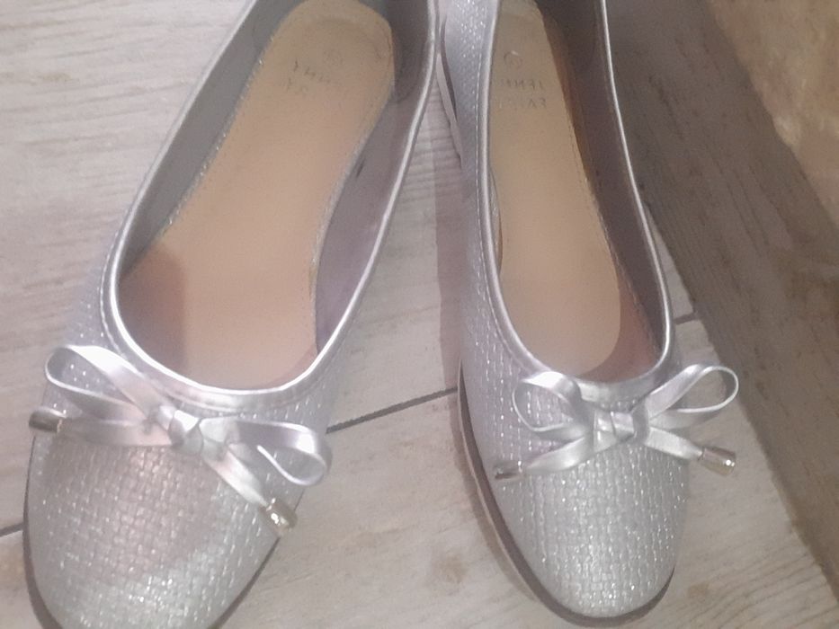 Buty rozmiar 38 raz ubrane