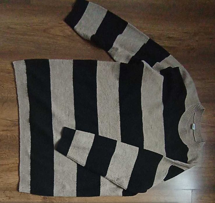 Sweter damski w paski