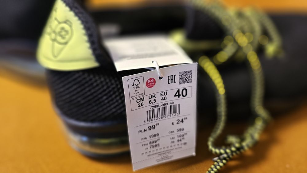 Buty młodzieżowe nowe 40