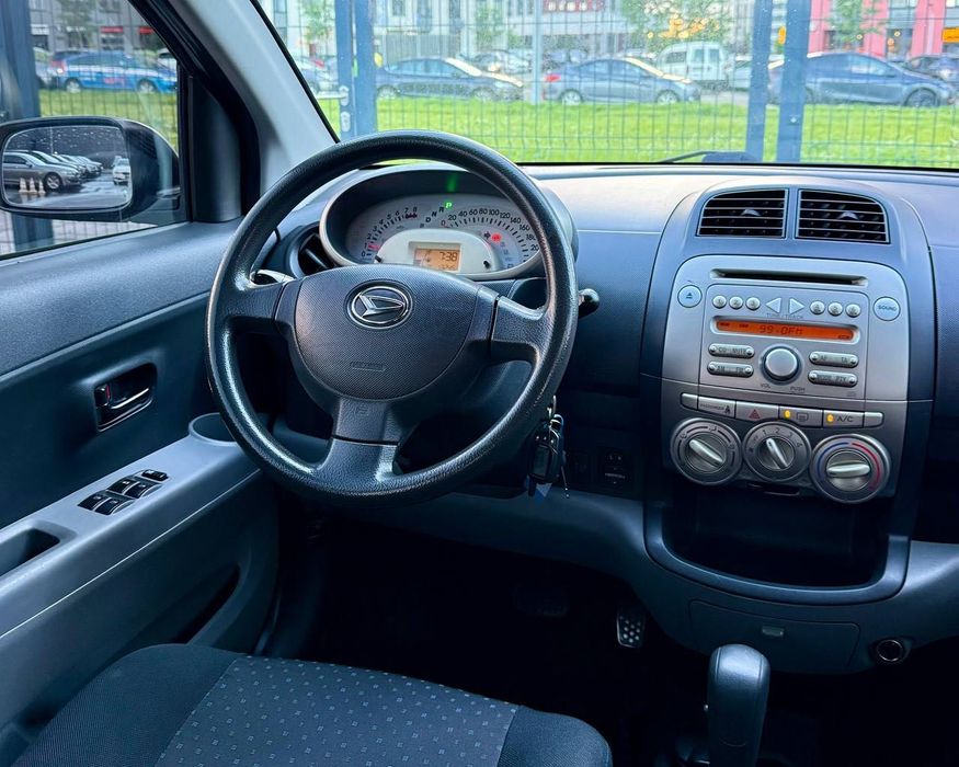 Продаж Daihatsu Sirion