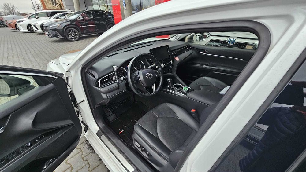 Toyota Camry 2.5 Hybrid Executive + VIP 1 wlasciciel . Salonowa