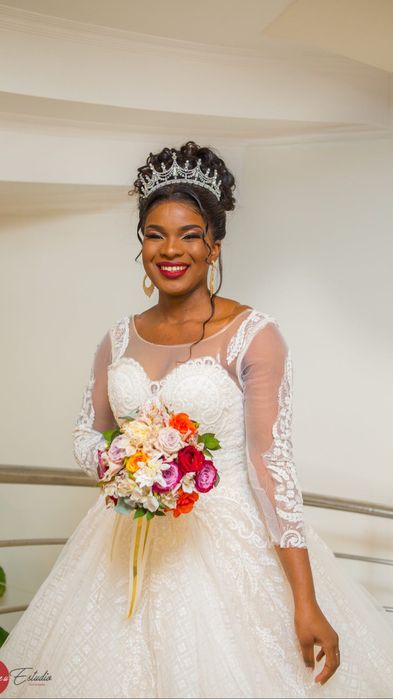 Vestido de noiva com calda comprida