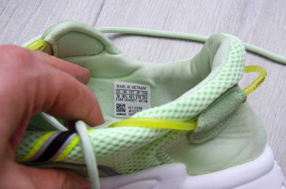 Кросівки Adidas Ozweego. Устілка 27 см
