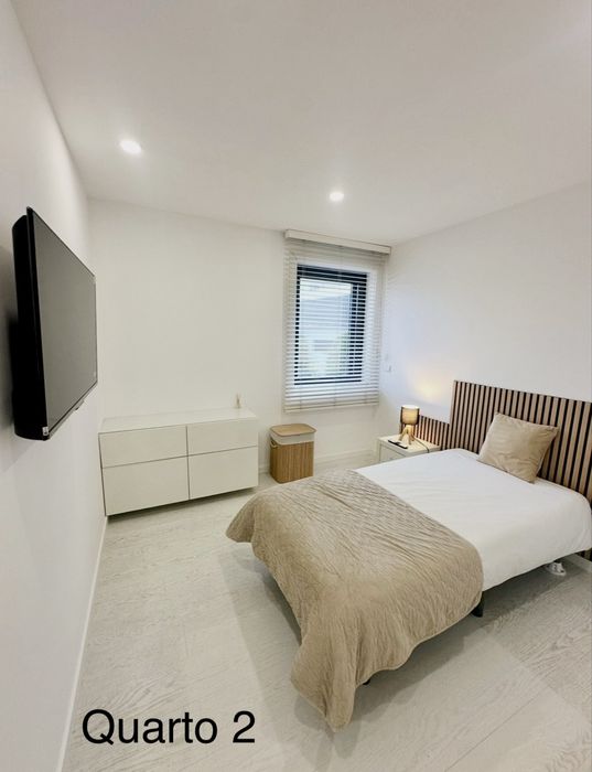 Alugo Quarto  c/Wc Privado