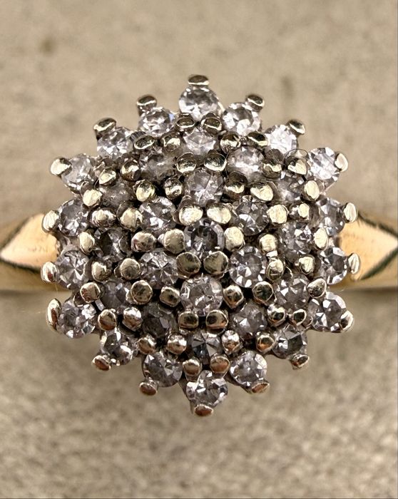 Złoty pierścionek z diamentami 0,25ct