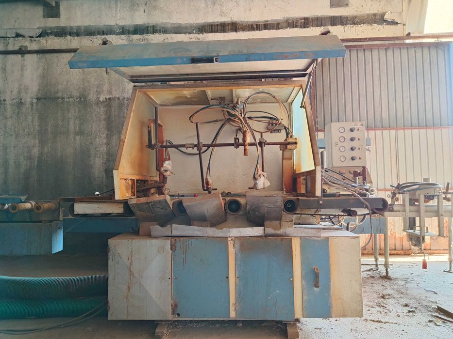 Máquina de envernizar/pintar