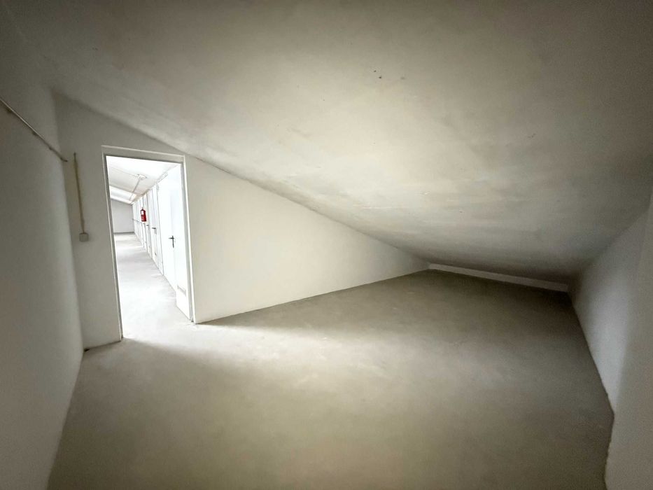 Arrumos no centro do Cadaval para Arrendamento