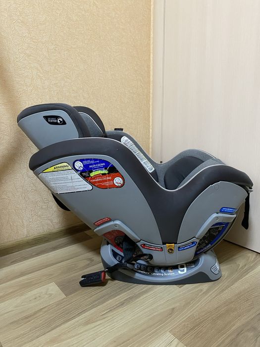 Автокресло Chicco Nextfit с 2,5 до 30 кг, с рождения до 8 лет