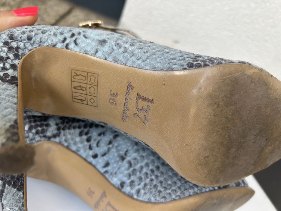Sandália/ Escarpin L37 em pele