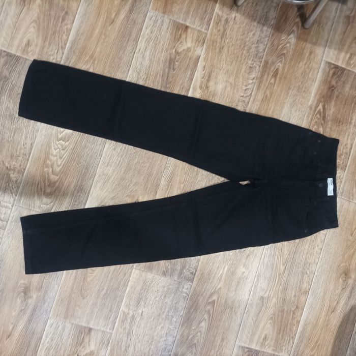 Чорні джинси Bershka 32 розмір