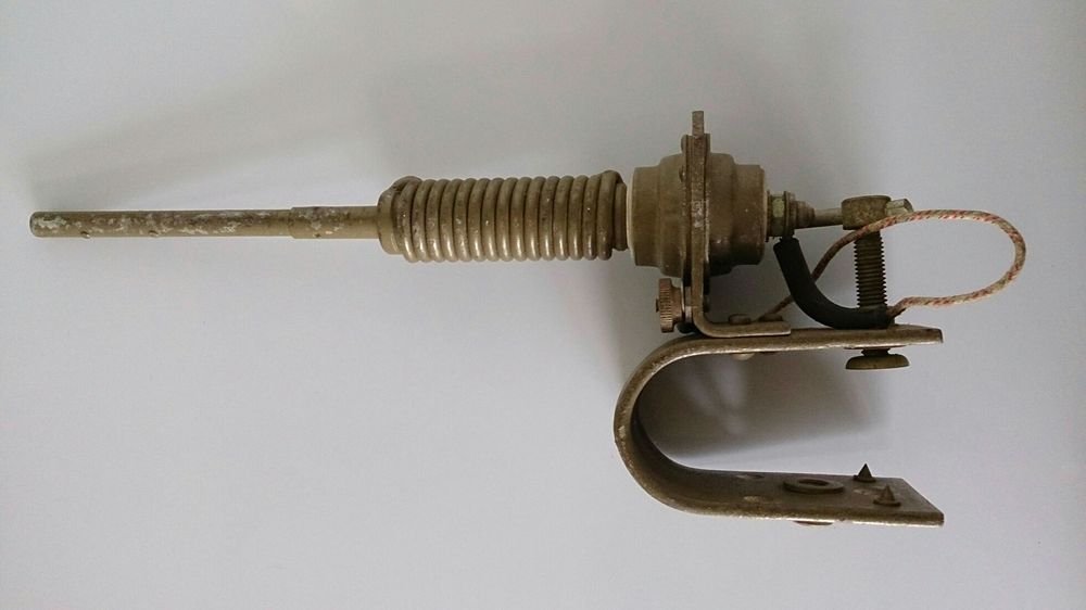 Крепление для антенны Куликова. Сделано в СССР. Крепёж на борт.