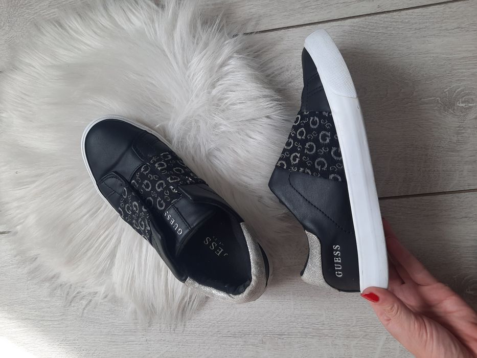 Czarne Trampki Guess
