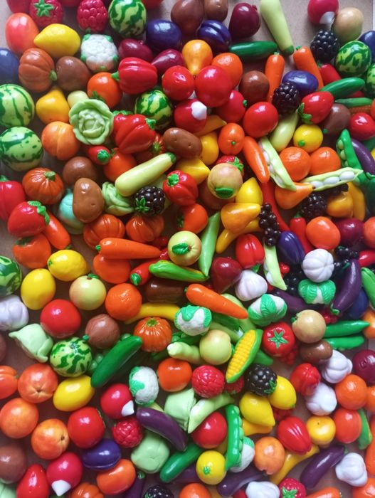 Мініатюрні овочі, фрукти з полімерної глини /розвиваючі ігри