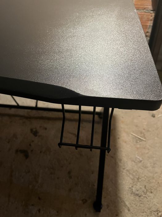 Mesa de gaming preta