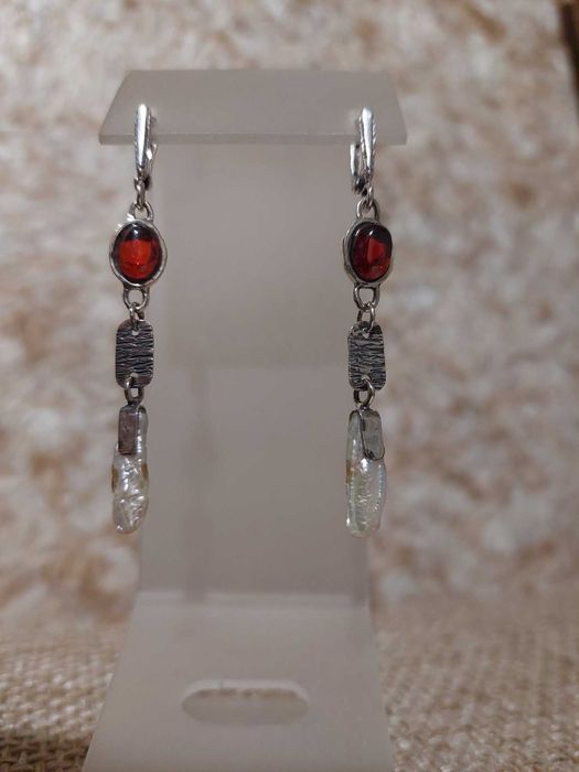 серебряные серьги с гранатами и жемчугом