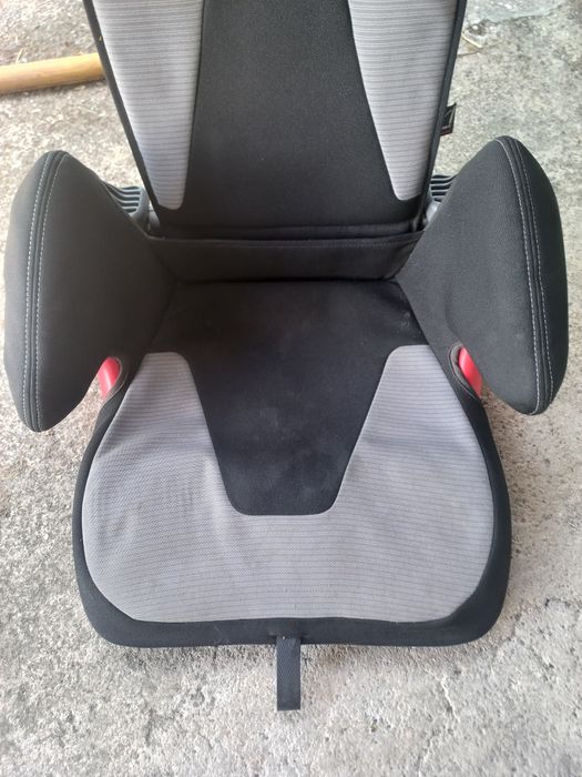 Cadeira de criança para carro preto da Audi