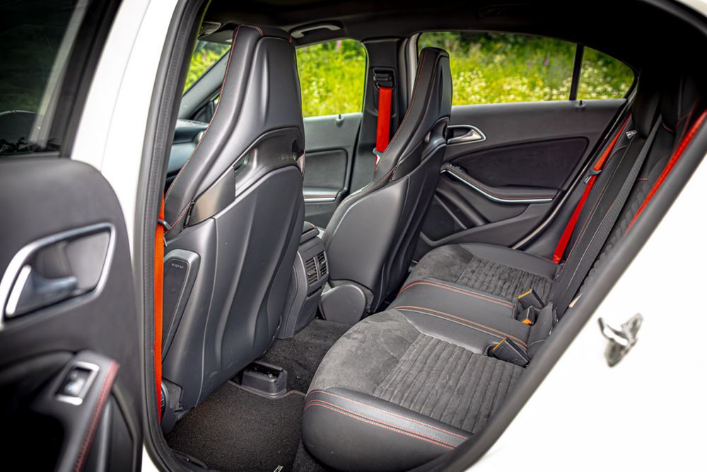 Mercedes-Benz A 45 AMG — fotografia 12