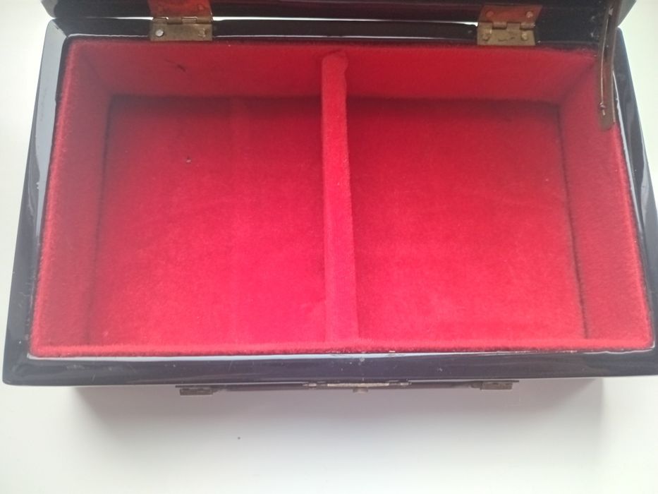 Шкатулки (яшма, перламутр)