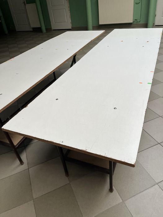 Stoły pomocnicze z dolna polka