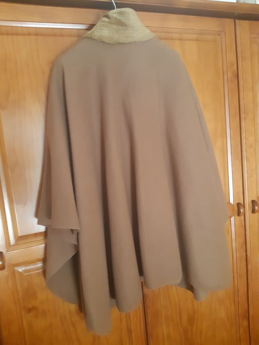 Poncho em castanho