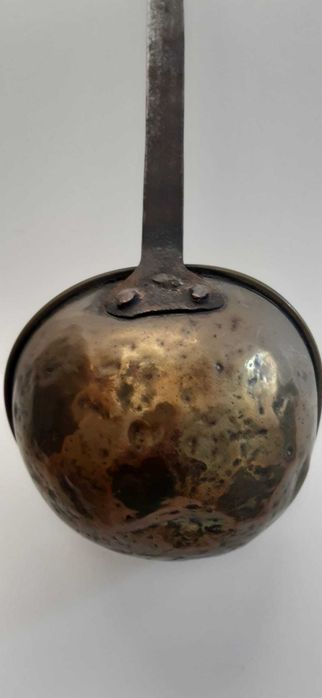 Concha Antiga de Latão