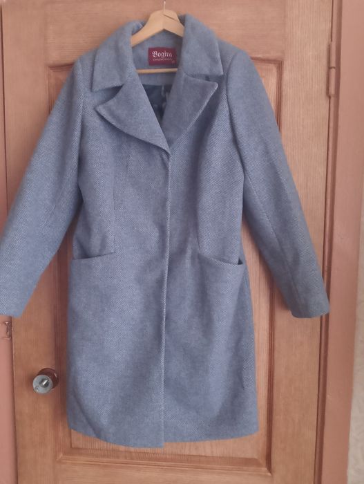 Пальто осенние 50 р .бу