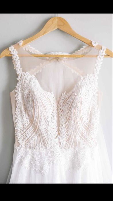 Suknia ślubna i welon