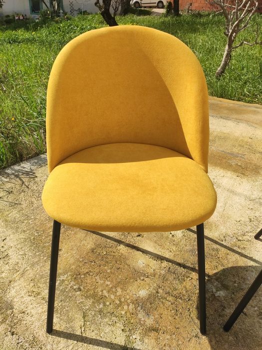 Mesa de jantar + 3 cadeiras