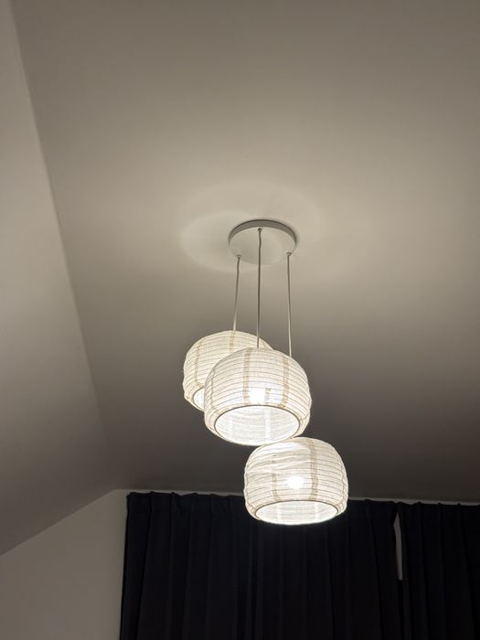 Potrojna lampa wiszaca biala