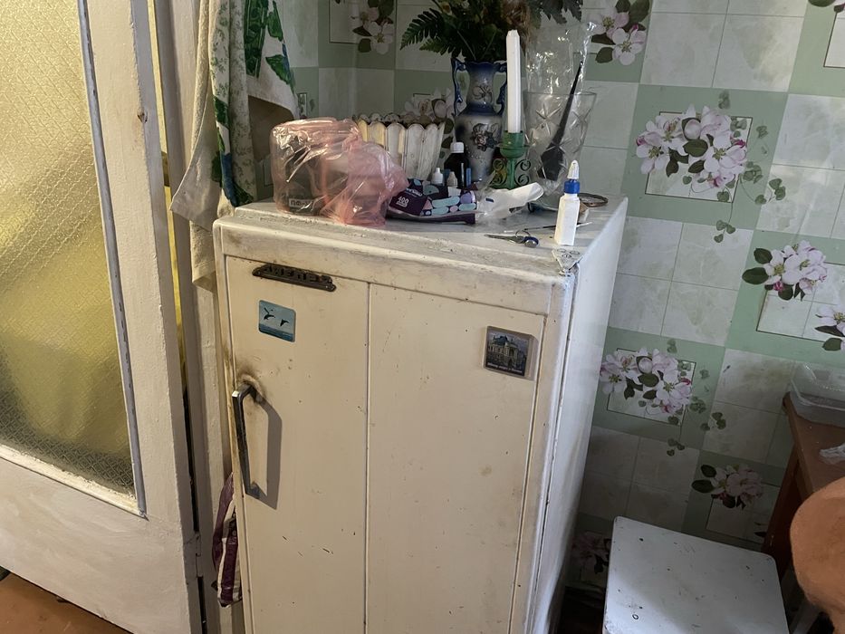 комната центр улица Харитонова 15 в трёхкомнатной квартире проживание с бабушкой  сдаётся одна комната
