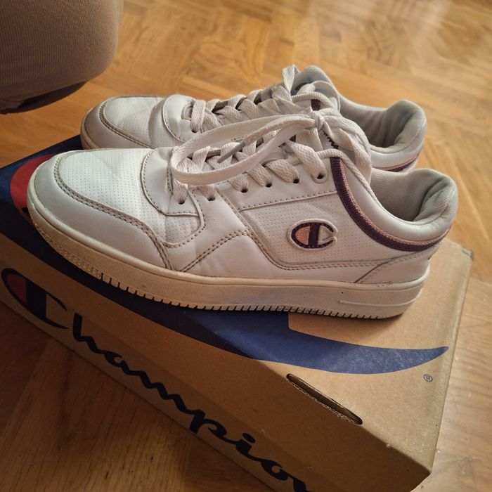 Buty sportowe dla dziewczyki