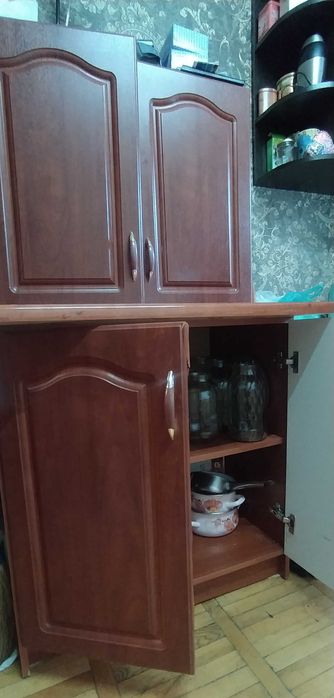 Кухонні меблі ,шкафи