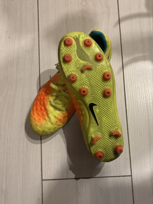 Chuteiras nike tamanho 36,5