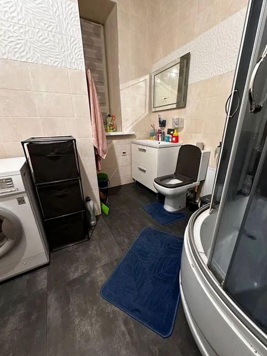 Продам 3-комн квартиру в районе Квиринга ул.