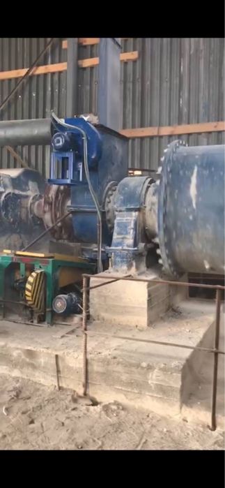 Продаю в Киевской области  линию помола строй материалов