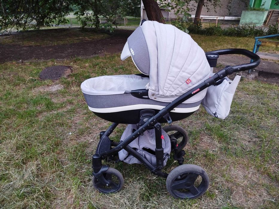 Продам дитячу коляску Adamex Vicco 2 в 1