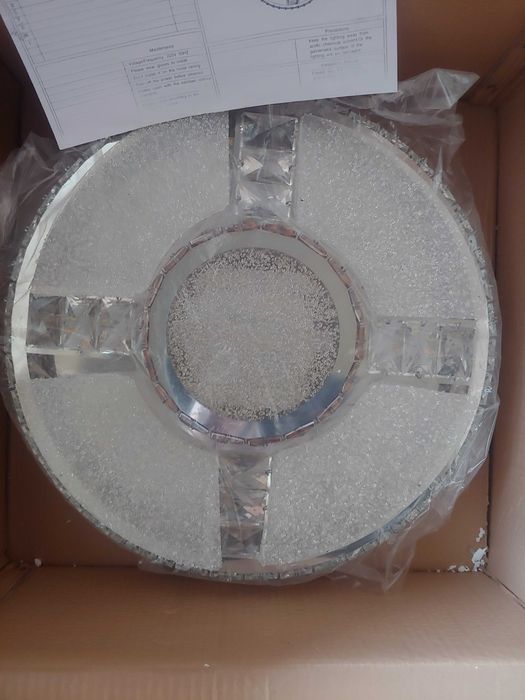 Продам люстру  32 w led