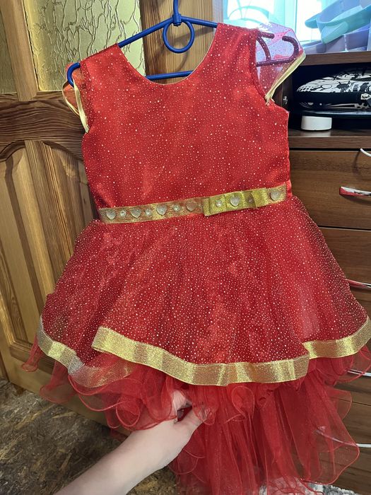 Плаття на дівчинку