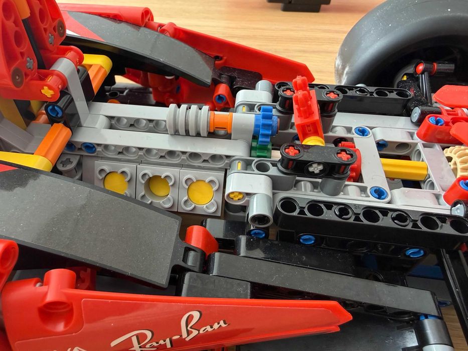 Rep. LEGO F1 Ferrari SF-24 F1 – Novo por montar