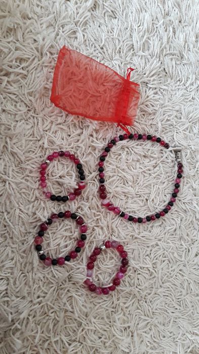 Pulseiras/ colares
