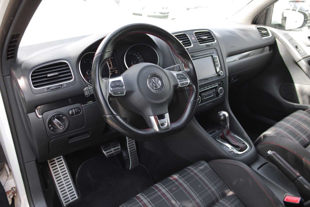 VW Golf 6 GTI DSG 2.0 TSI 211CV (229€/Mês)