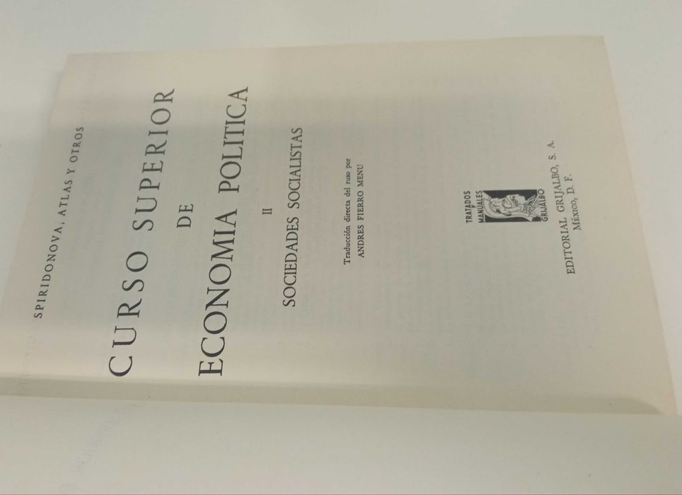 Curso Superior de Economia Política II, de Spiridonova Atlas y otros