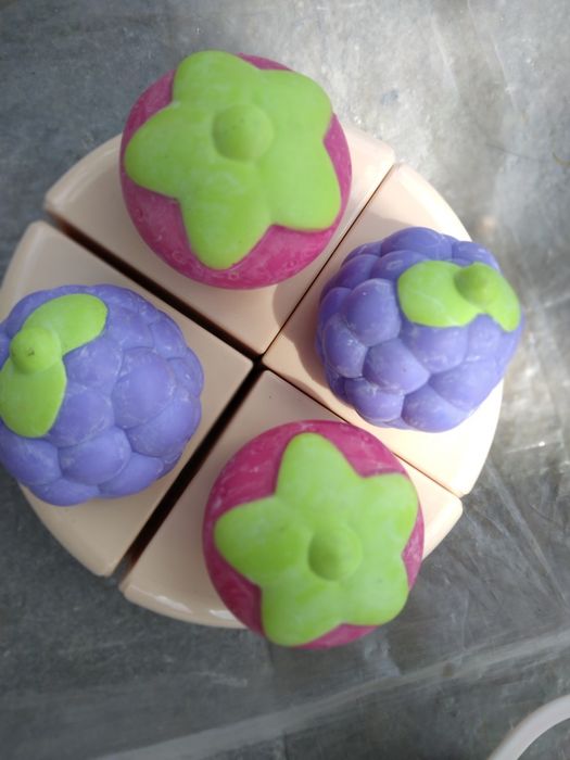 Chaleira + 3 chavenas + 2 pratos em alumínio